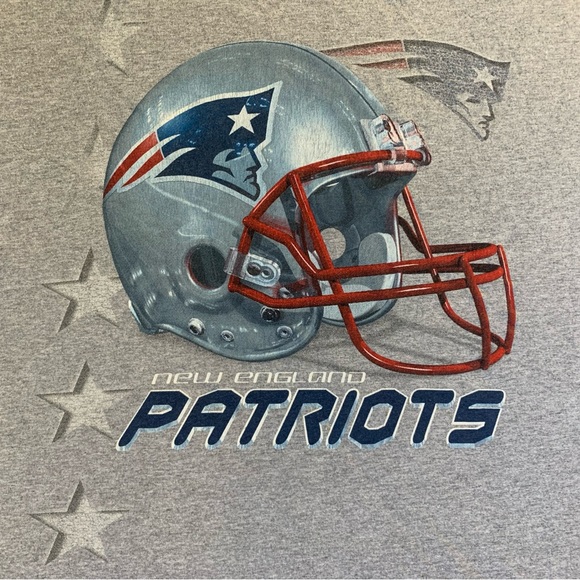 SOLD VINTAGE Y2K NEW ENGLAND PATRIOTS HELMET & LOGO NFL GRAY LARGE T-SHIRT - Picture 2 of 9